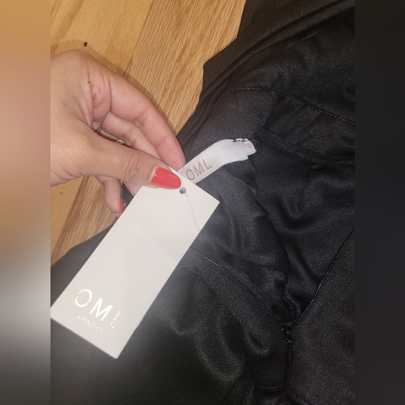 7. NWT OML LONDON TIERED CROSS BACK DRESS SIZE XS - Picture 3 of 3